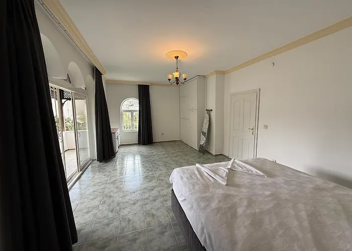 Mete 3 Icmeler Daily Weekly Villa Marmaris